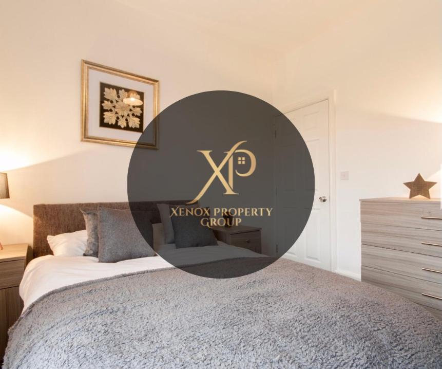 Centralized Private 4 Bedroom House At Hanley With Free Parking Etruria Exterior foto